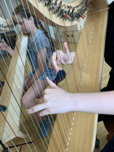Erstes Kooperationskonzert mit unserem Harfenensemble und der Schule am Favorite-Park.